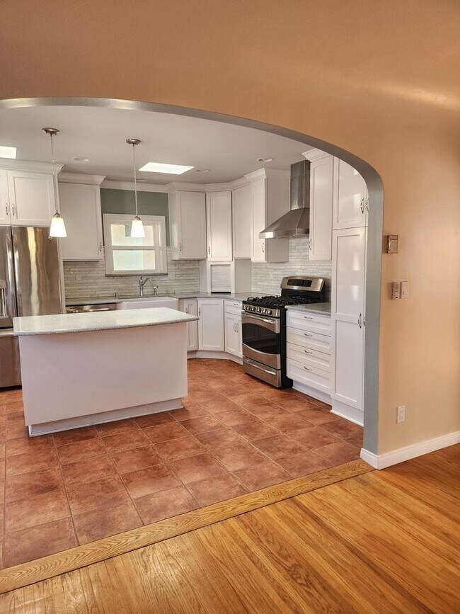 Building Photo - HOME FOR RENT!! 3 BD, 2 BA! AVAILABLE NOW