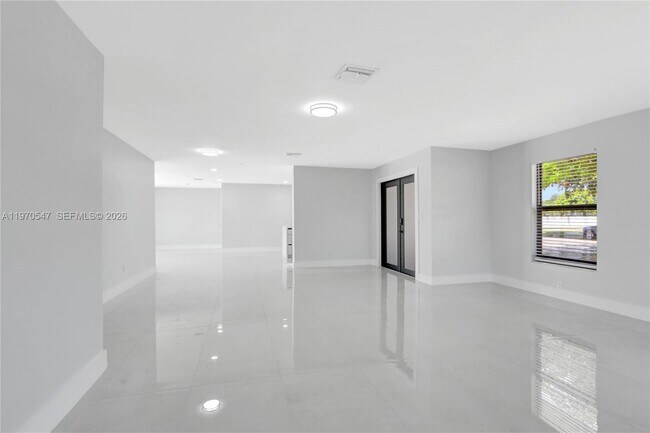 Foto del edificio - 7480 Johnson St