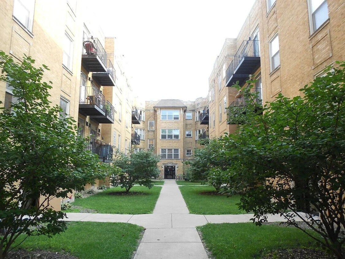 Foto principal - Spacious Apartment in Chicago (Roger's Park)