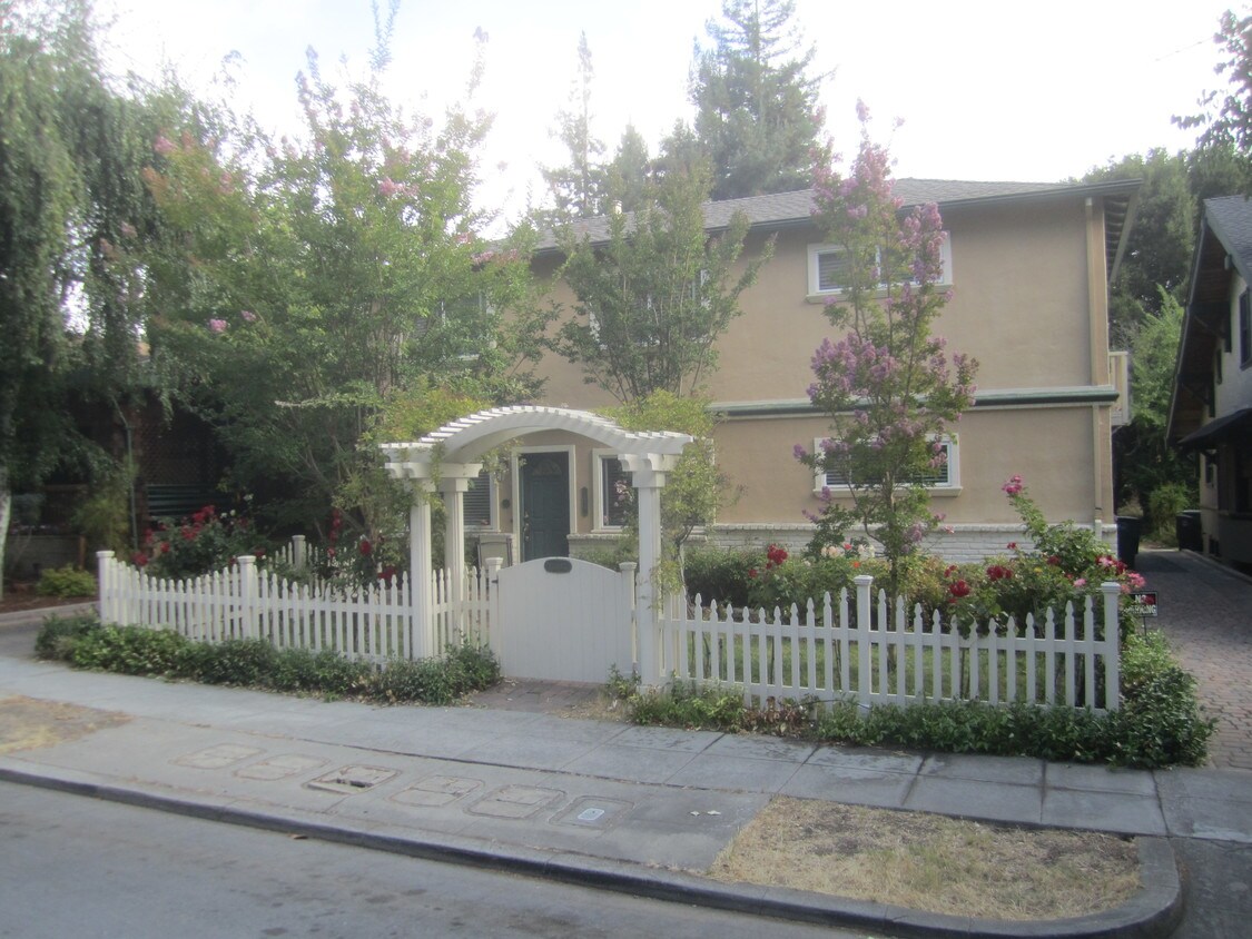 171 Bryant St Unit E, Palo Alto, CA 94301 Apartments in Palo Alto, CA