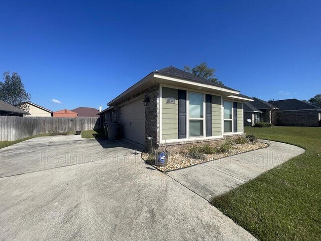 Foto del edificio - 7506 Milynn Way