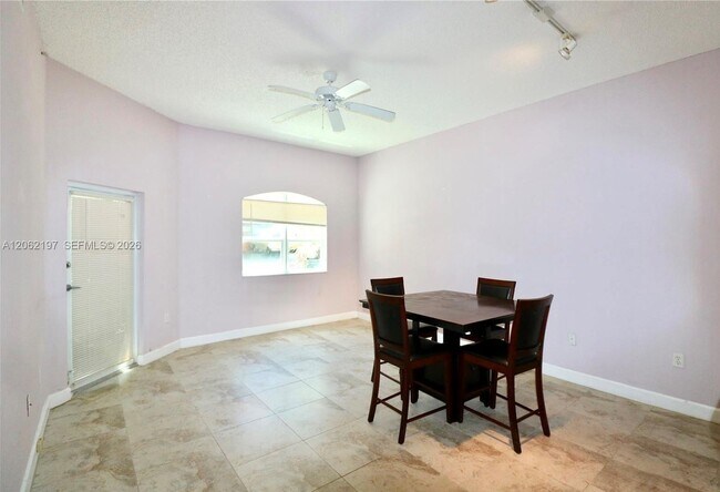 Building Photo - 6001 SW 70th St