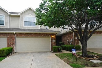 Building Photo - 8609 Heather Ridge Dr