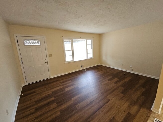 Foto del edificio - Renovated Mableton 3 Bedroom 2 Bath Home for Rent now