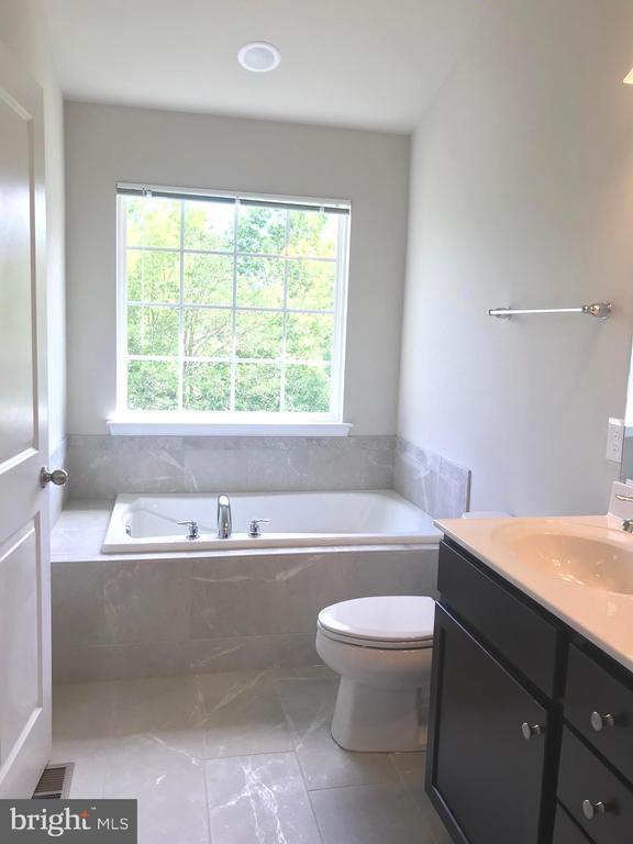 Foto del edificio - 92 Andrews Pl