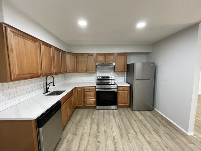 Kitchen 2 - 1208 W Whitehall St