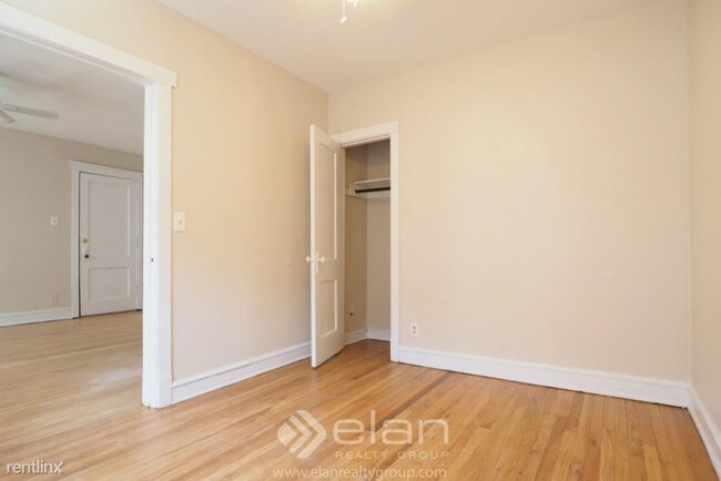 Foto del edificio - 2344 W Touhy Ave