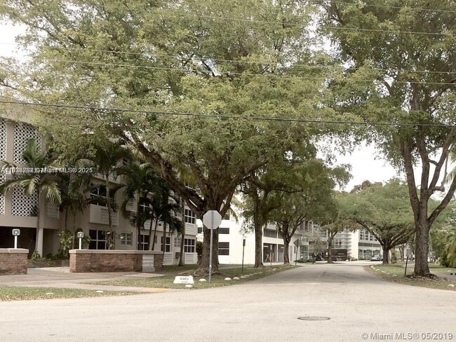 Building Photo - 6580 Santona St