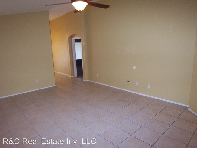 Building Photo - 11026 E Arbor Ave