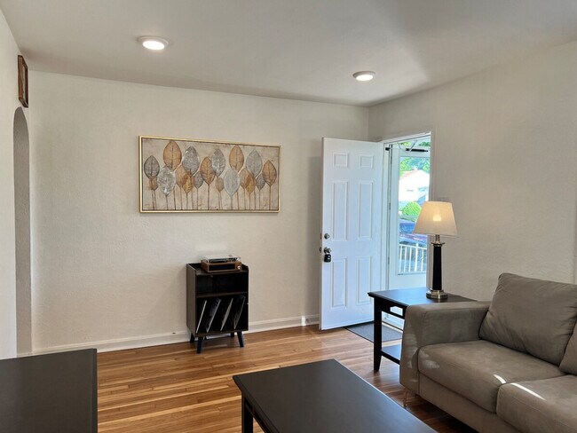 Foto del edificio - 9429 Harold Dr