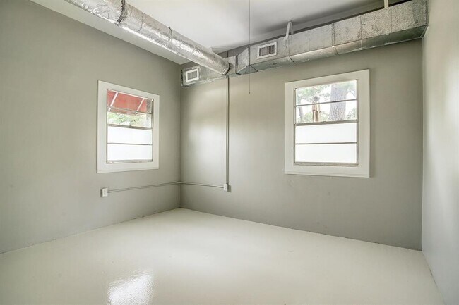 Building Photo - 1329 Nicholson St