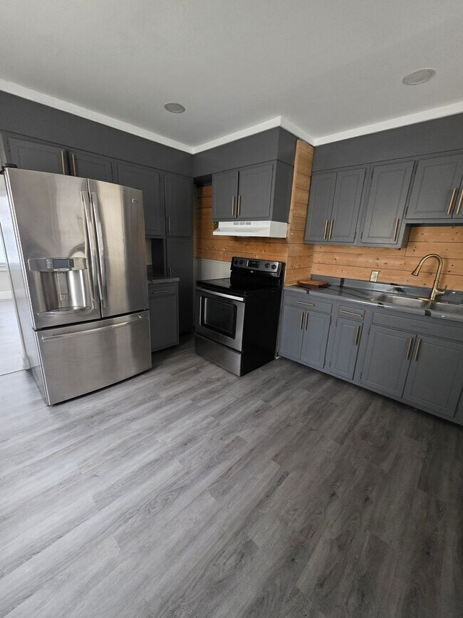 Foto del edificio - Totally Remodeled! Looks Fantastic!