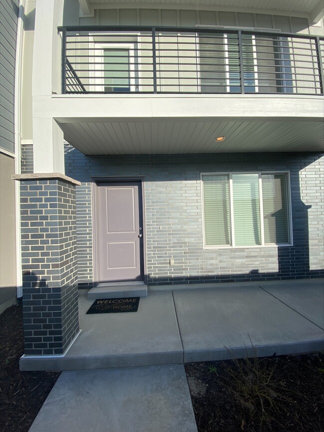 Building Photo - 15168 S Wild Horse Way