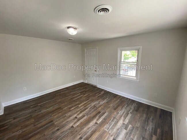 Foto del edificio - 806 Weedon St