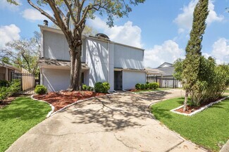 Building Photo - 3302 Chris Dr