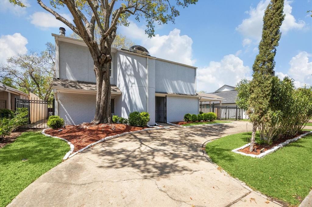 Foto principal - 3302 Chris Dr