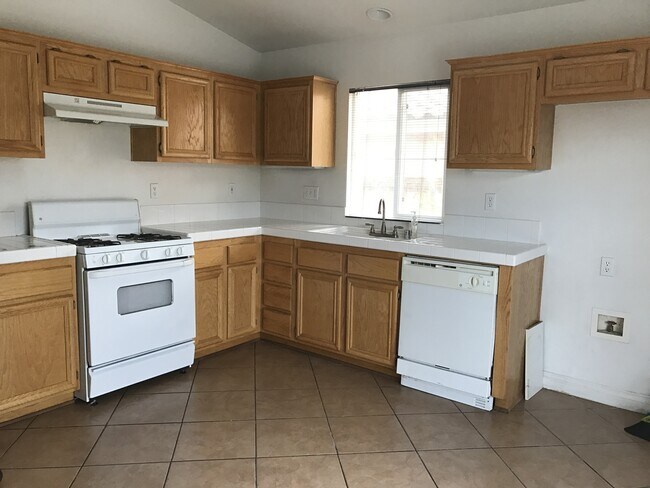 Building Photo - Move -In _Ready