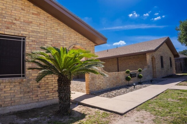 Building Photo - 1802 Norma Ln