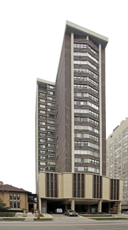 Primary Photo - 6325 N Sheridan Rd