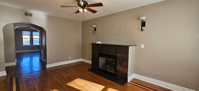 Foto del edificio - 48 N Menard Ave