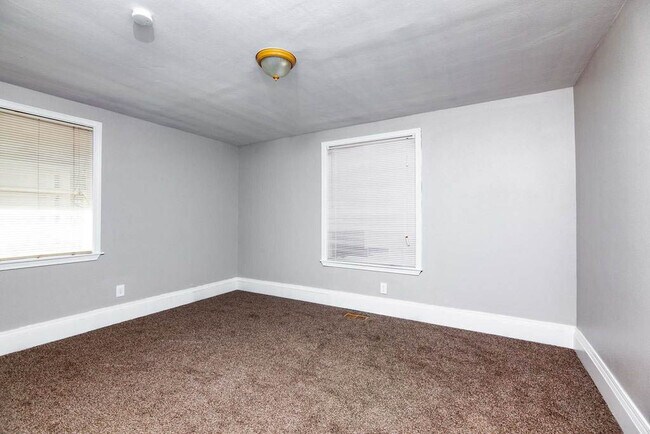 Large windows with great natural lighting! - 10432 Occidental Ave S