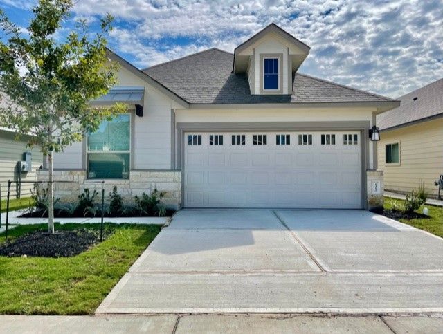 Primary Photo - 1312 McQueeny Dr