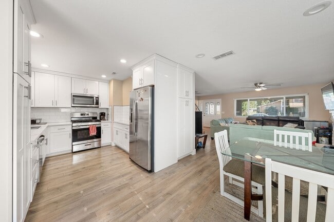 Photo - 123 Lido Cir Apartment