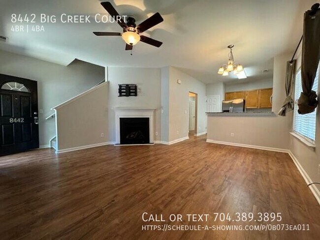 Foto del edificio - 8442 Big Creek Ct