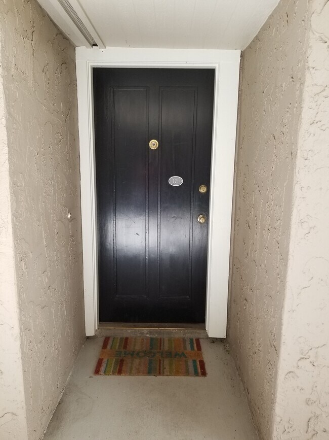 Foto del edificio - One Bedroom Unit in Sharon Park Neighborho...