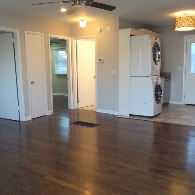 Foto del edificio - Belmont-Vandy-Music Row Area.  Washer&Dryer.