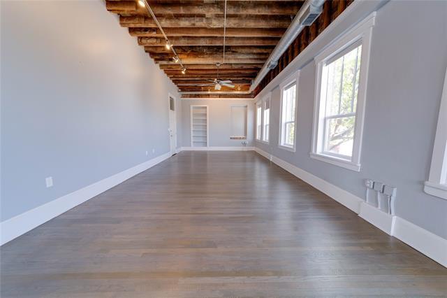 Building Photo - 703 W Magnolia Ave