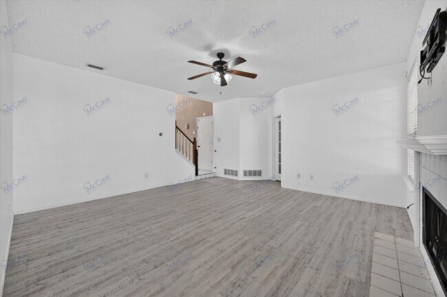Foto del edificio - 7845 Ember Oaks Dr