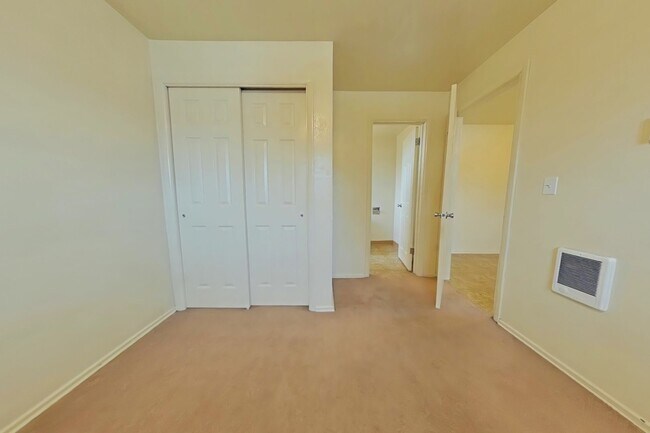 Foto del edificio - 1 Bedroom Apartment ~ Close to 9th St ~ Ca...