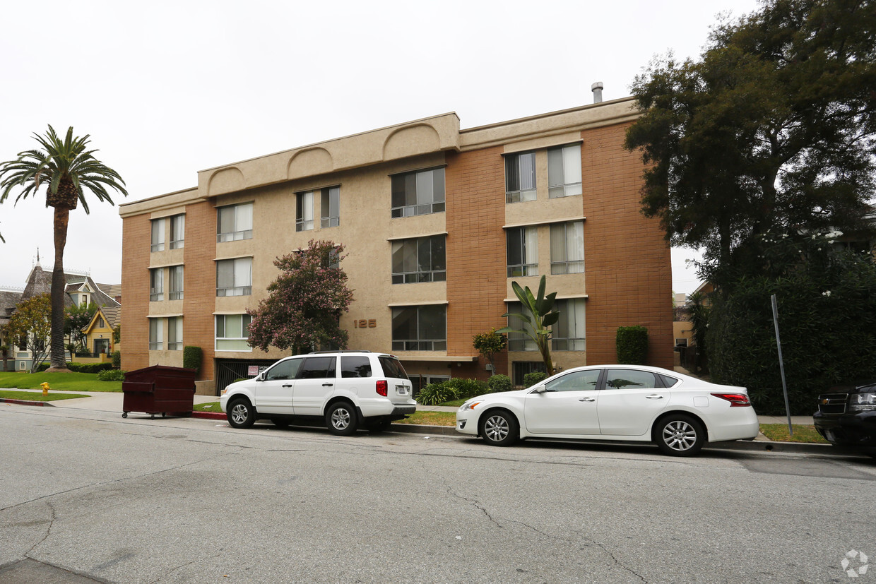 Building Photo - Cedar Park Apartments