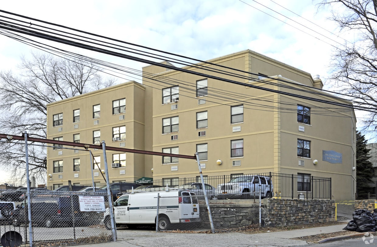 Hallets Cove Apartments Astoria, NY