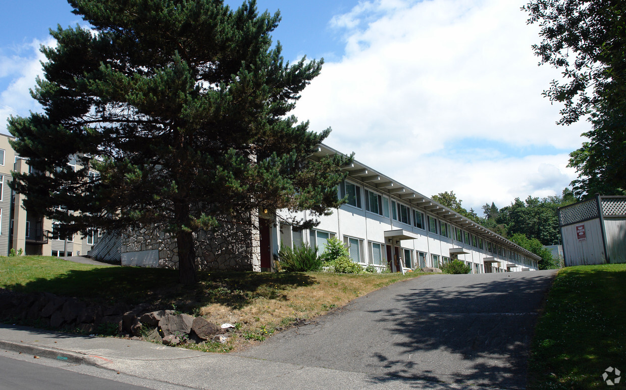 Building Photo - Willowbrook Apartments