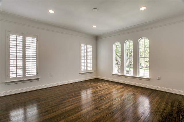 Building Photo - 4227 University Blvd