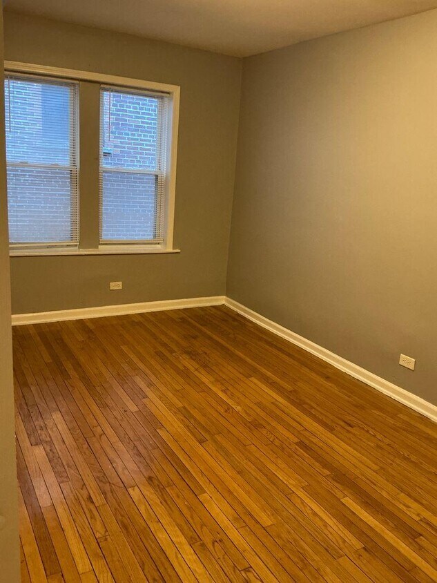 Foto principal - 2 bedroom in Chicago IL 60620