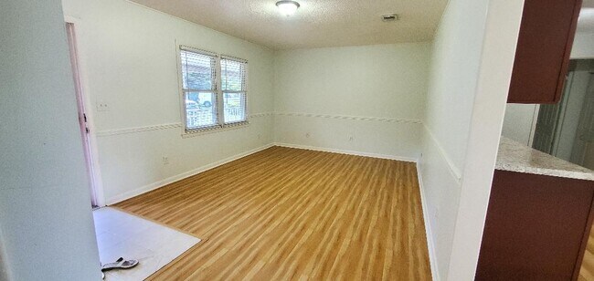 Foto del edificio - 4509 Dullage Dr