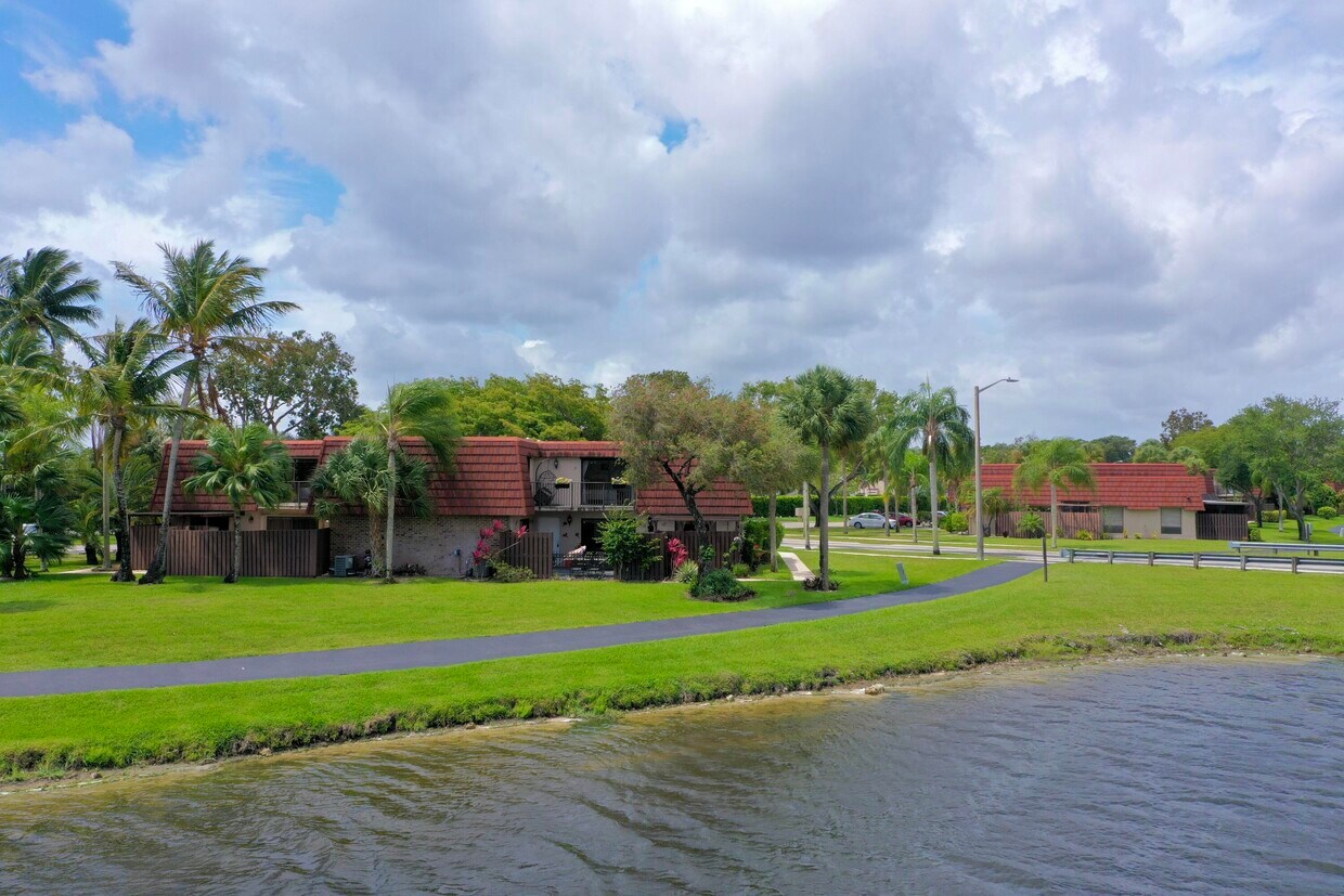 8365 Boca Rio Dr, Boca Raton, FL 33433 Townhome Rentals in Boca Raton FL