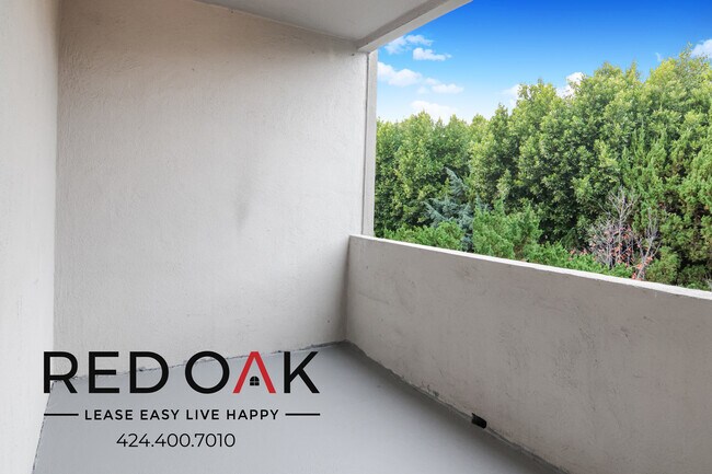 Building Photo - Spectacular and Spacious One Bedroom with ...