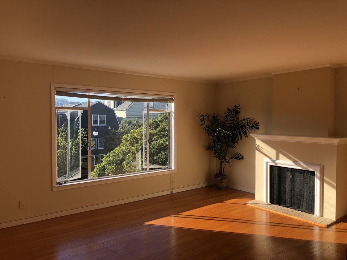 Primary Photo - 845 Noe St
