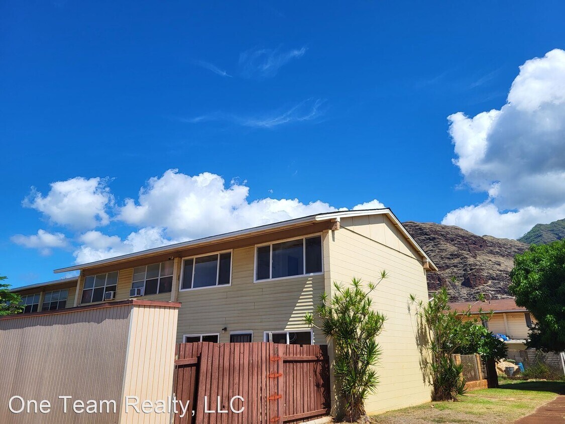 3 br, 1.5 bath House 85110A Ala Walua St House Rental in Waianae