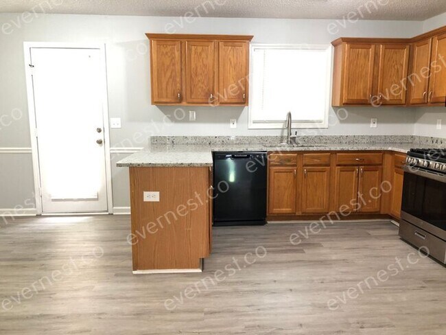 Foto del edificio - 5730 Broadleaf Way