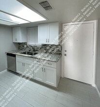 Building Photo - 3131 W Cochise Dr