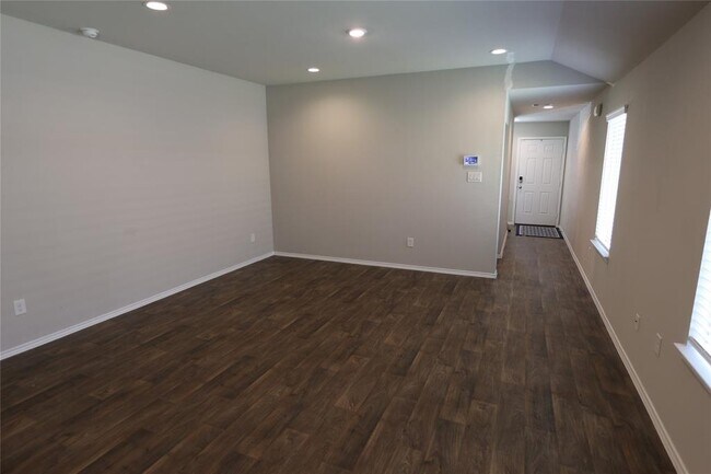Foto del edificio - 2315 Otter Falls Dr