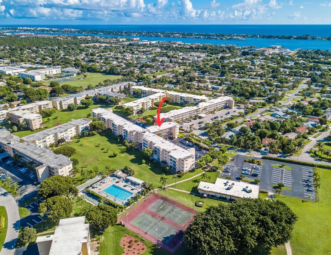 Photo - 2515 Northeast 2nd Court Apt #418, Boynton Beach, FL 33435 - 1 BR 1.5 BA condo