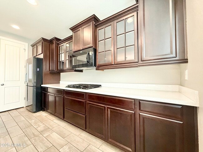 Building Photo - 913 W Yosemite Dr