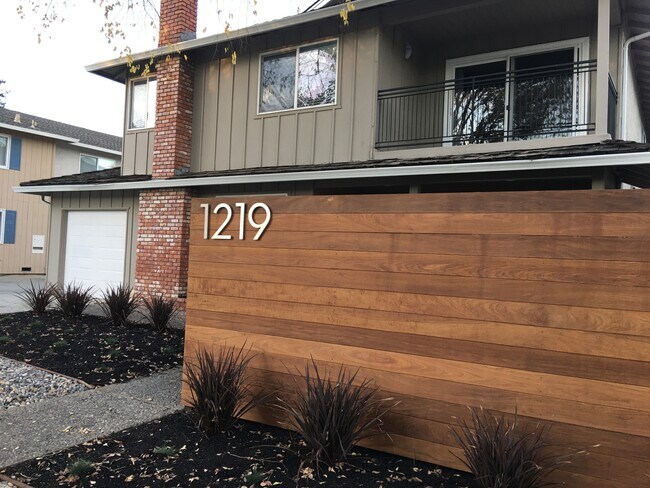 Foto del edificio - 1219 W McKinley Ave