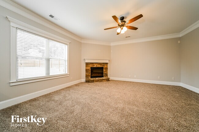 Building Photo - 51 Maple Hill Dr